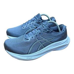 ASICS men size 9.5 gray  Running Shoes sneaker